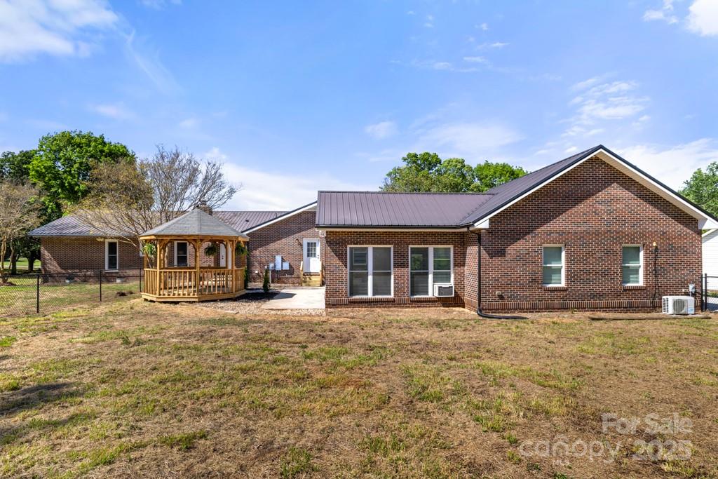 124 Hunters Creek Drive