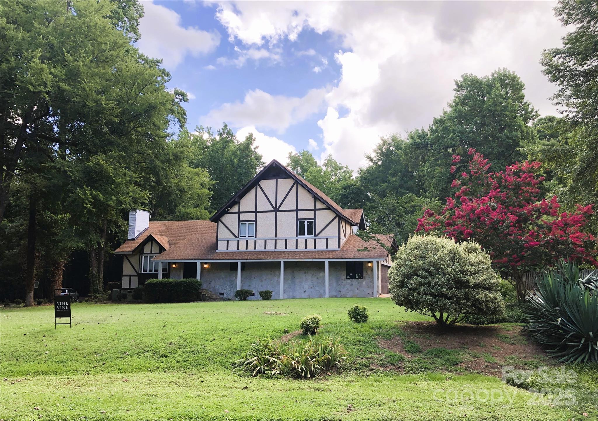 2413 Cross Country Road