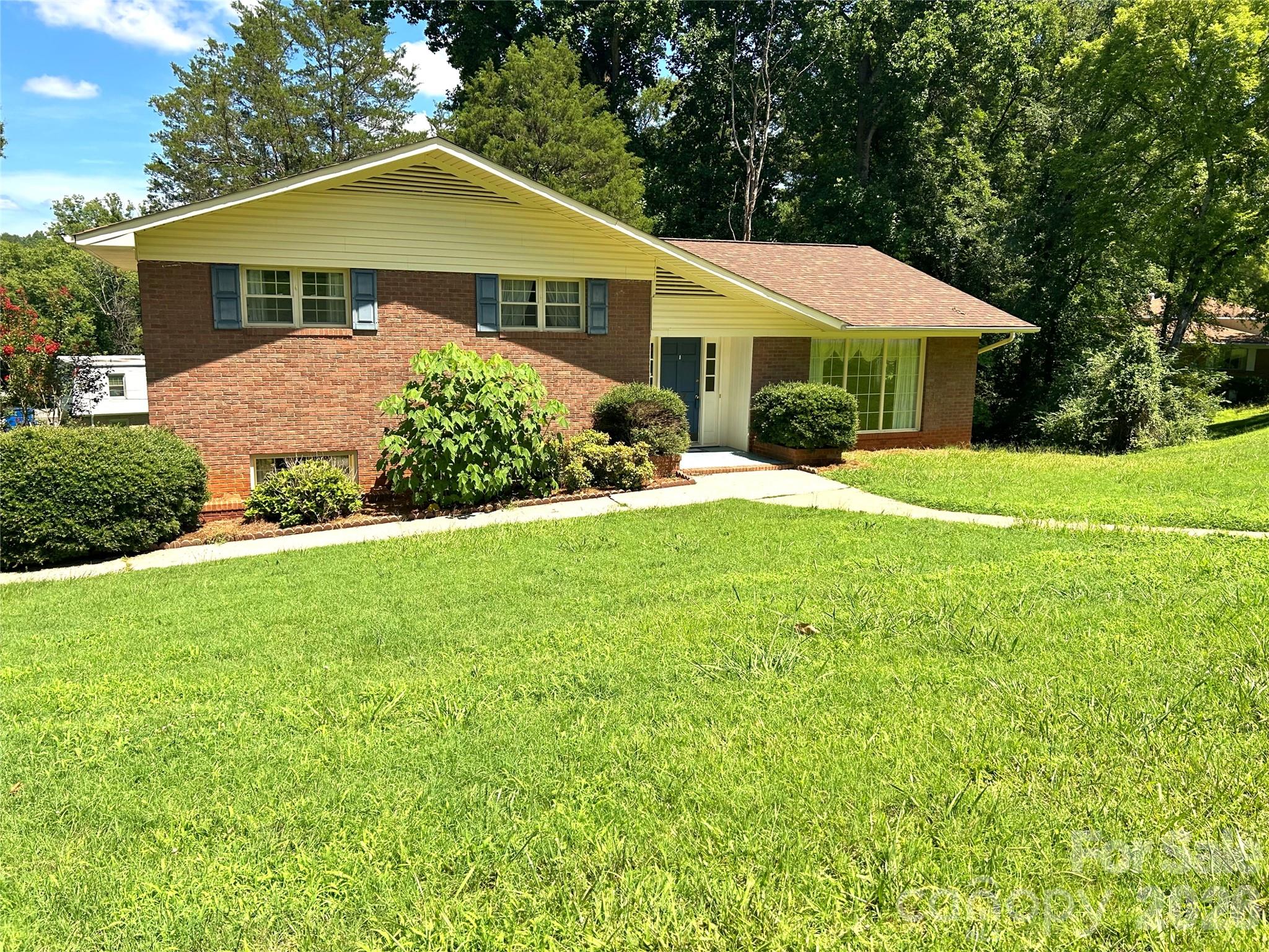 347 Hatley Circle NE