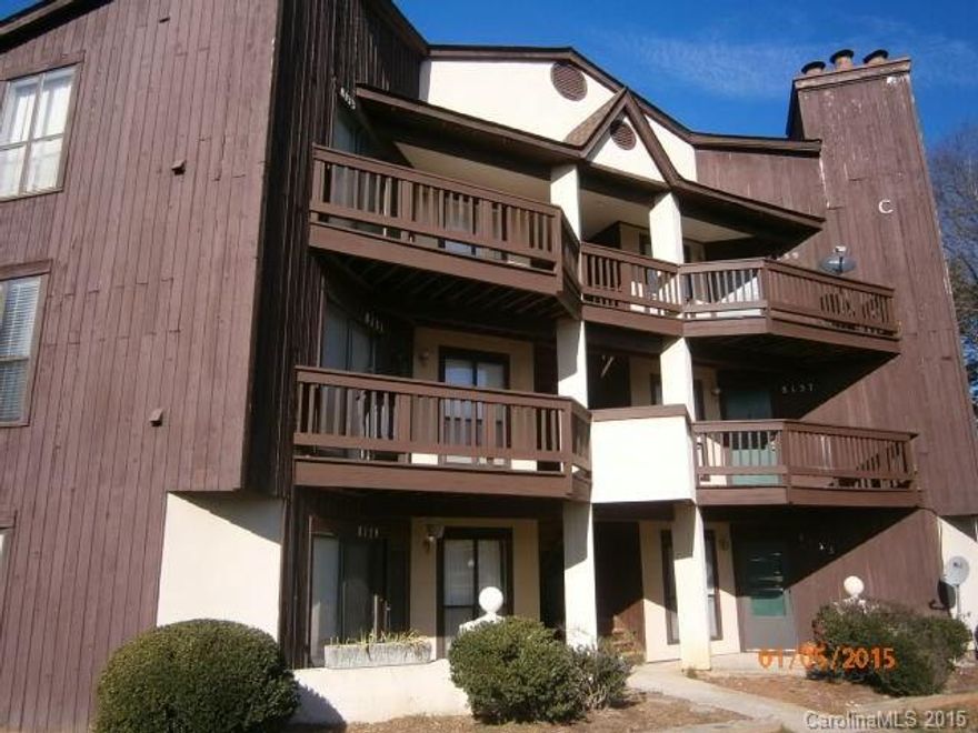 ~~REMARKABLE 2BED/2 BATH CONDO~~PRICED TO SELL! Great Investor Opportunity--Spacious Rooms w/Lots of Natural Light, Fireplace, Wood Flooring, And Beautiful View of the Lake from Private Deck. 
A great VALUE~~ A MUST SEE!!

~~All information is deemed to be correct, Buyer & Buyer Agents responsible for verification of all information. Please email all offers.
 Thank You!