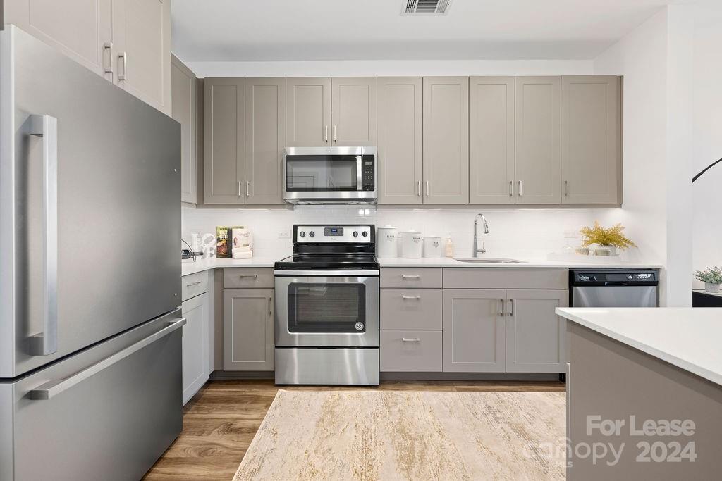 Charlotte, North Carolina 28209, United States, 1 Bedroom Bedrooms, ,1 BathroomBathrooms,Residential,Active,34708