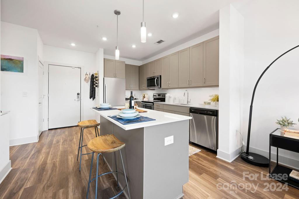 Charlotte, North Carolina 28209, United States, 1 Bedroom Bedrooms, ,1 BathroomBathrooms,Residential,Active,34708