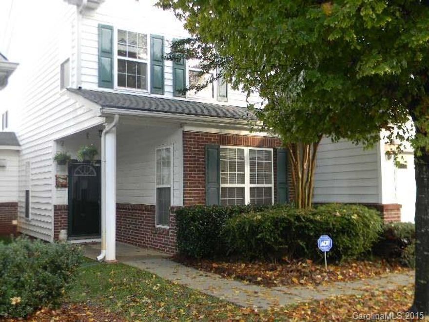 Fantastic opportunity to own instead of paying rent! Lovely home in move in condition well maintained by original owner. Great open floor plan w soaring ceilings, gas fireplace, bright kitchen with bar top and pass thru to dining room, big pantry. Master on main with luxurious bath that includes a soaking tub and separate shower, water closet and dual sinks. 2 bedrooms up plus flexible open loft area. Big private fenced yard. Walk to shop/eat.  Seller  pay some closing costs w acceptable offer.