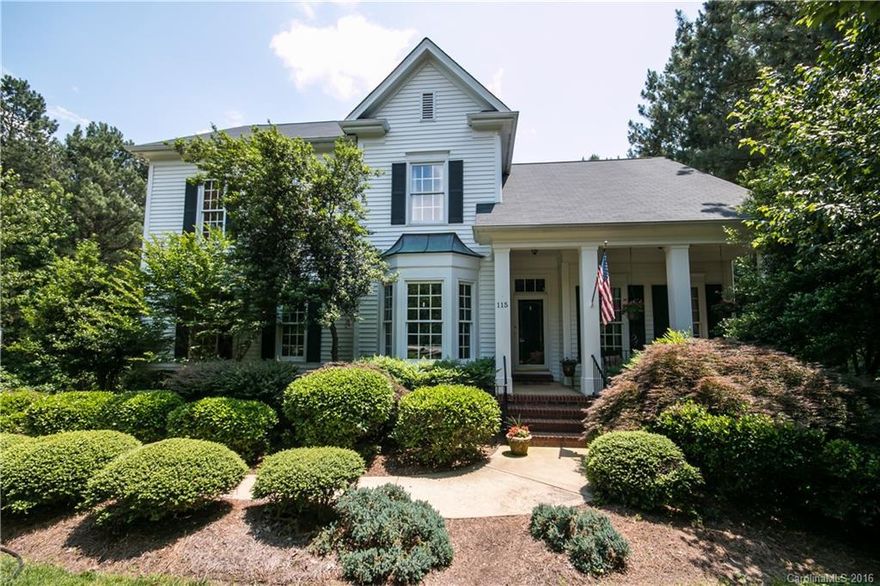 Walk-out Bsmt home in quiet cul-de-sac w/Deeded Boatslip & Lift! 2 Kitchens/2 Laundry Rms. Master on Main w/tiled Master Bath, dual vanities & updated fixtures. Newer Granite, SS appls in main lvl Kit. GR w/FP, Formal DR & LR/Office. Newer Carpet. 3 BRs Up + Bonus & Full Bath.  Bsmnt GR/Bath/Rec/2nd Kit/Exercise/2nd Laundry. Peace of mind updts incl water heater & newer Roof.  Comm Swim/Tennis/Sports Courts, Clubhouse, Boat Launch & abundant planned events. Motivated to sell - bring all offers!