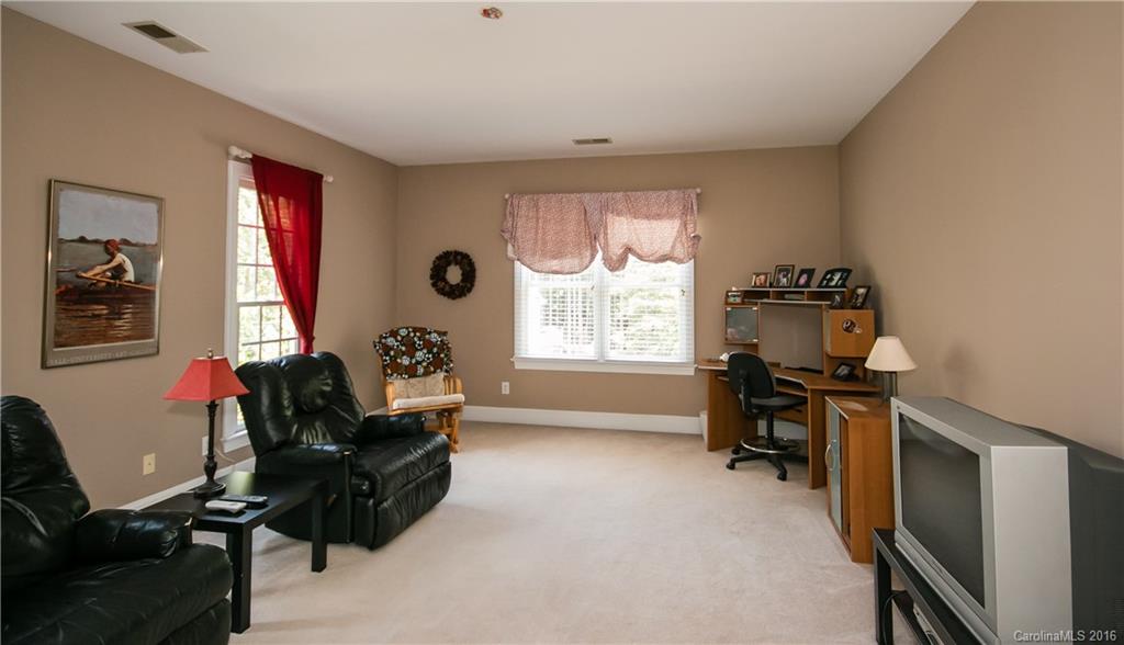 The Harbour at the Pointe - Residential