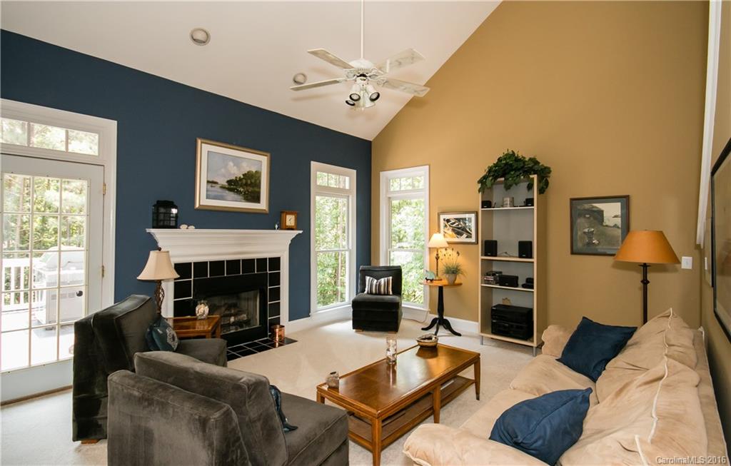 The Harbour at the Pointe - Residential