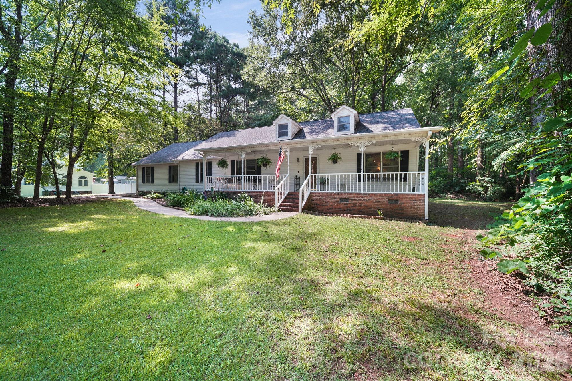 832 Old Cedar Circle