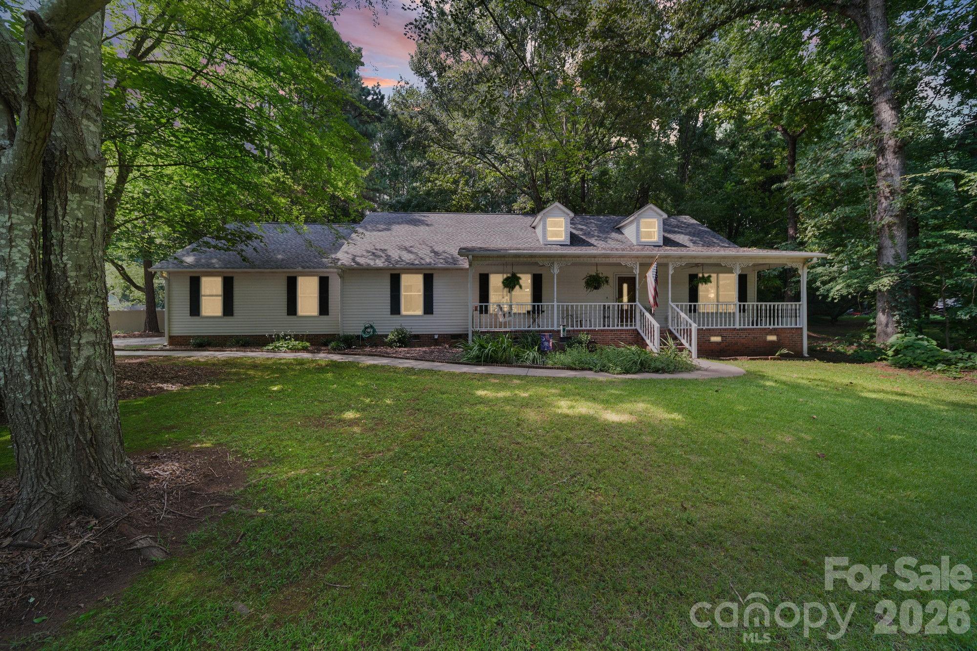 832 Old Cedar Circle