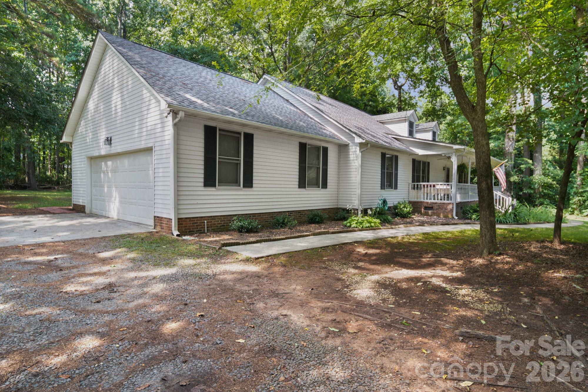 832 Old Cedar Circle