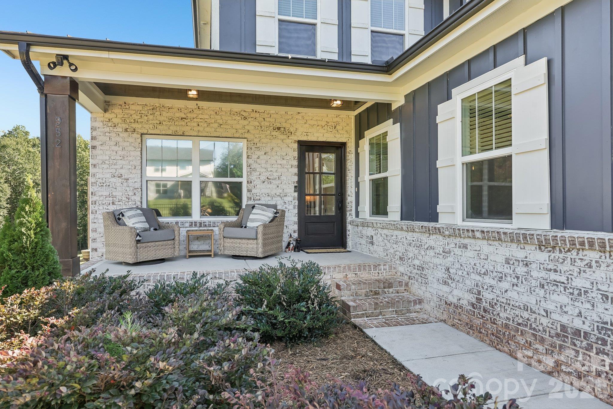 952 Armstrong Road