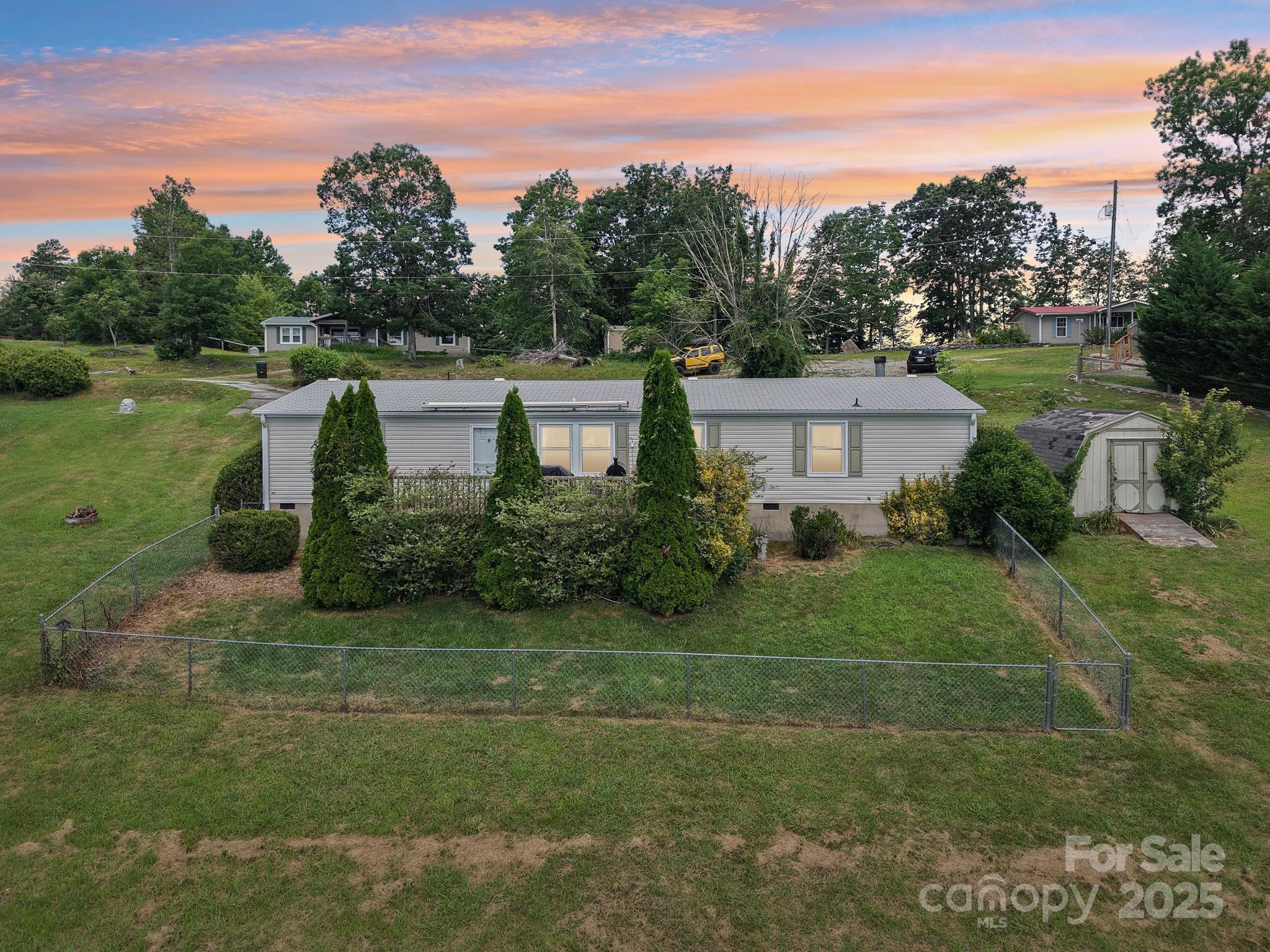 122 Dena Nix Lane