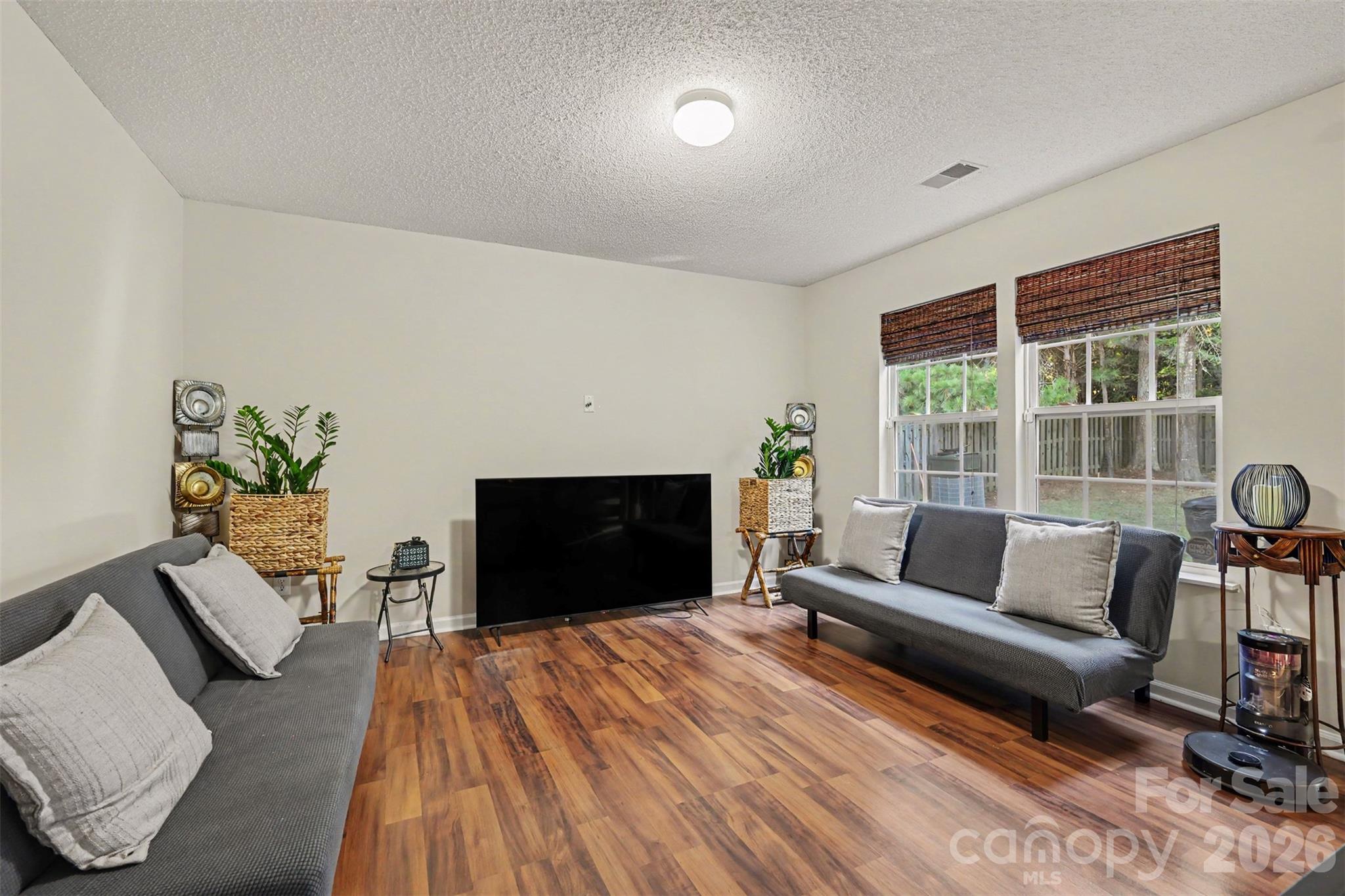 669 Lynville Lane