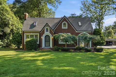 Photo of 1624 S New Hope Road, Gastonia, NC 28054 (MLS # 4379831)
