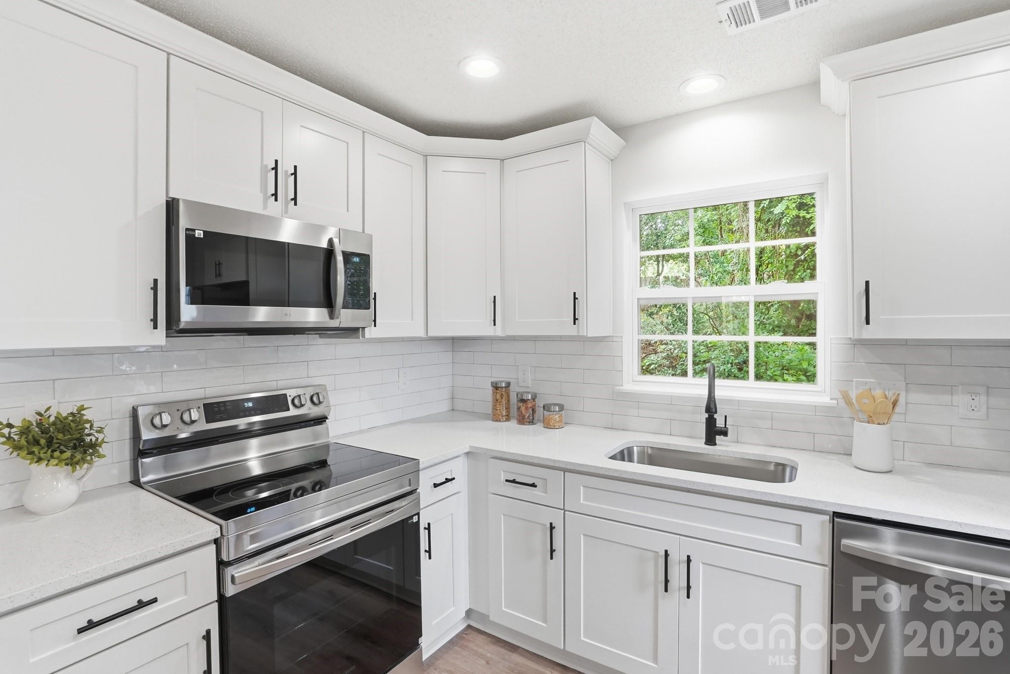 The Landing at Hickory Grove - Residential