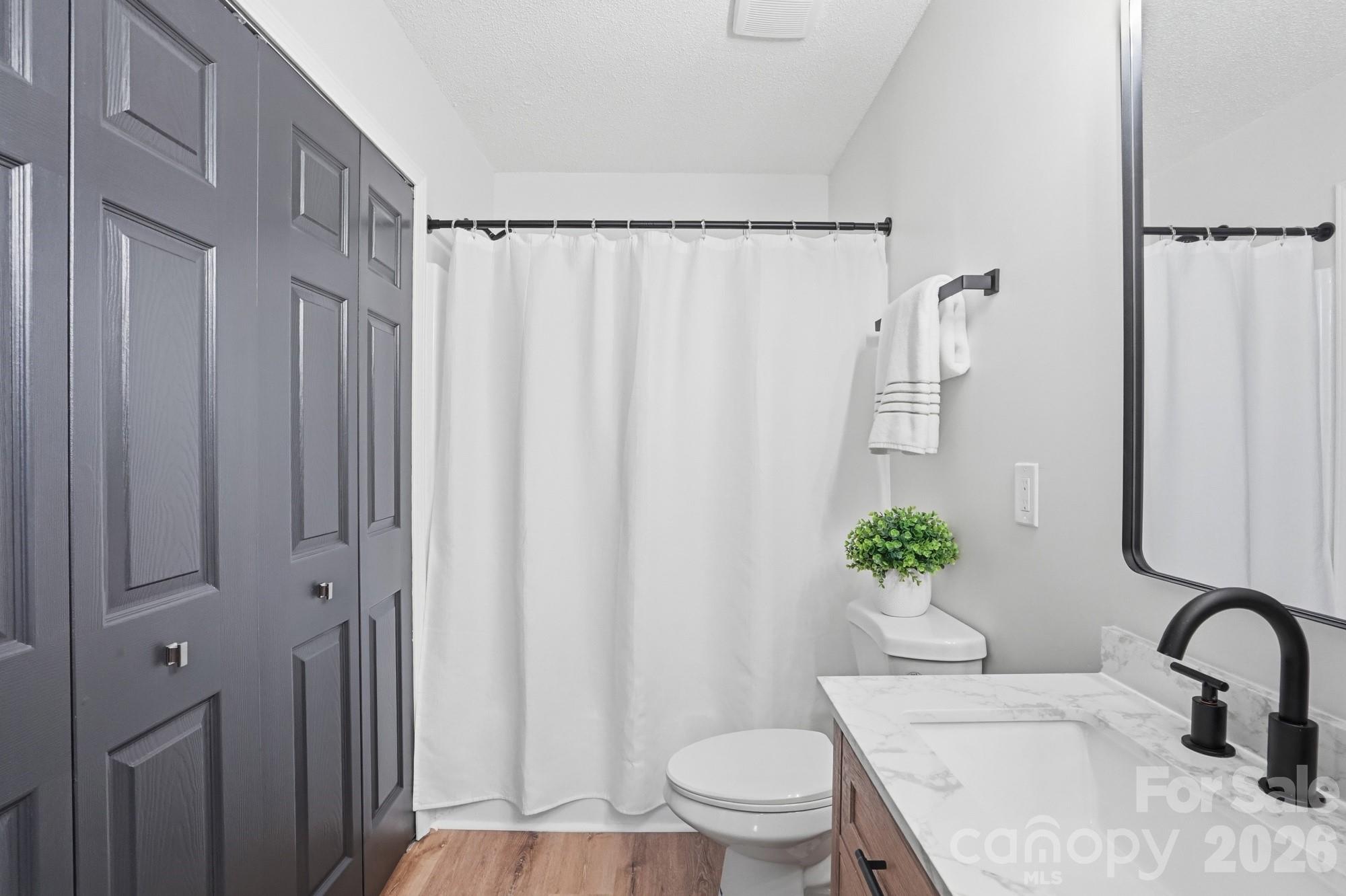 The Landing at Hickory Grove - Residential