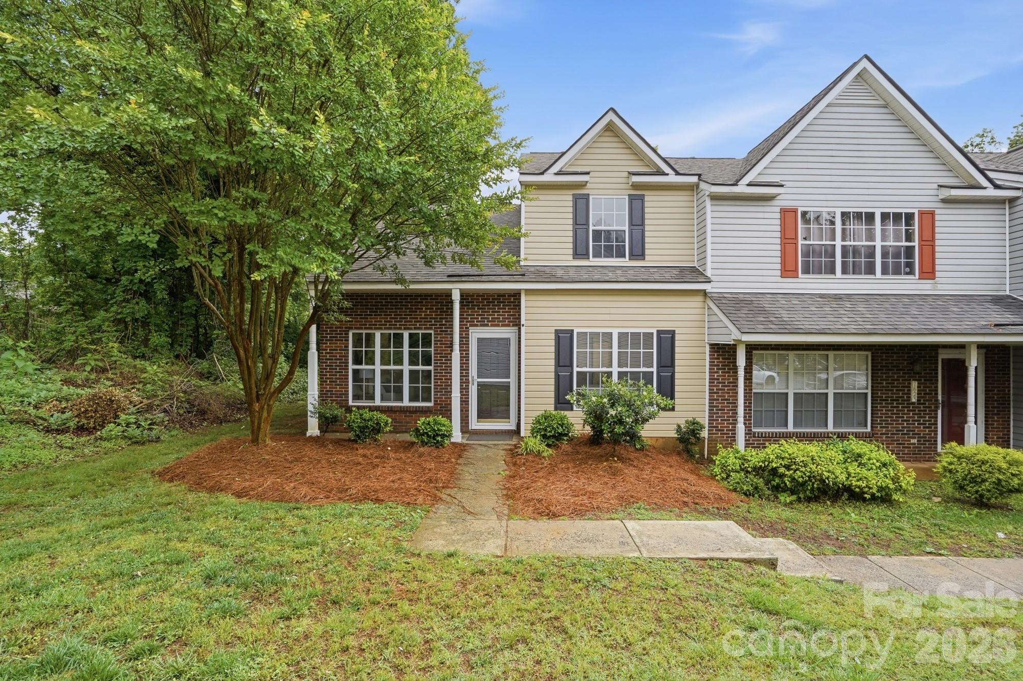 The Landing at Hickory Grove - Residential