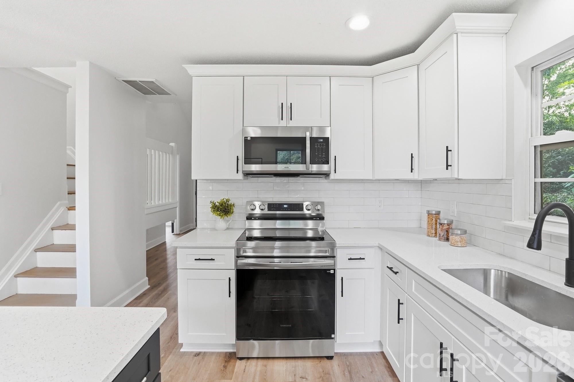 The Landing at Hickory Grove - Residential