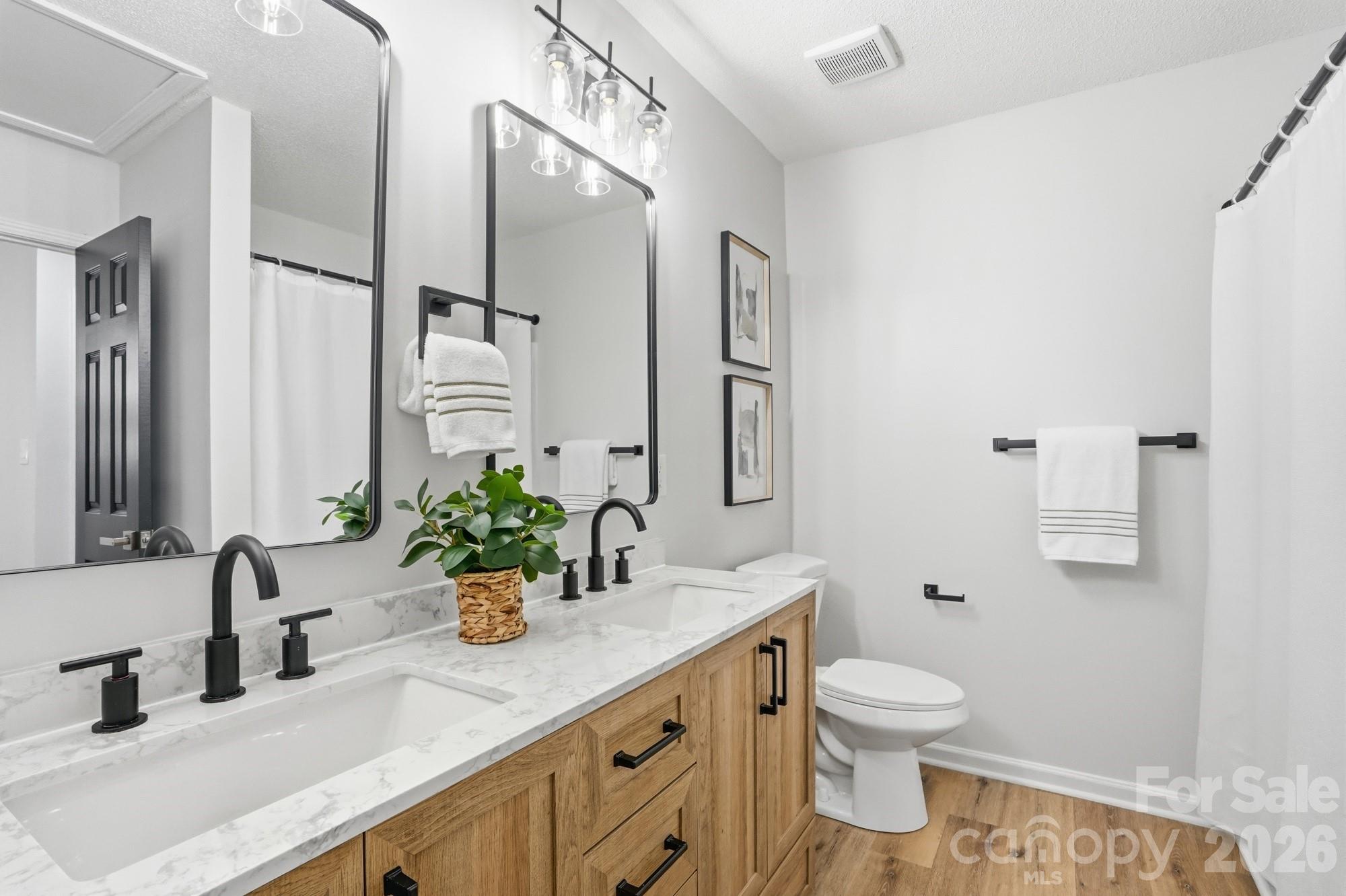 The Landing at Hickory Grove - Residential