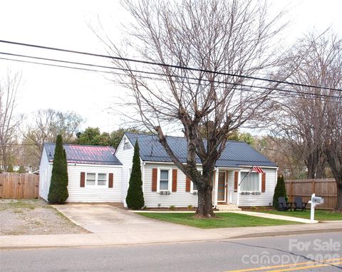 316 Hazelwood Avenue Waynesville NC 28786