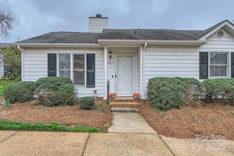 5913 Crape Myrtle Lane Charlotte NC 28216