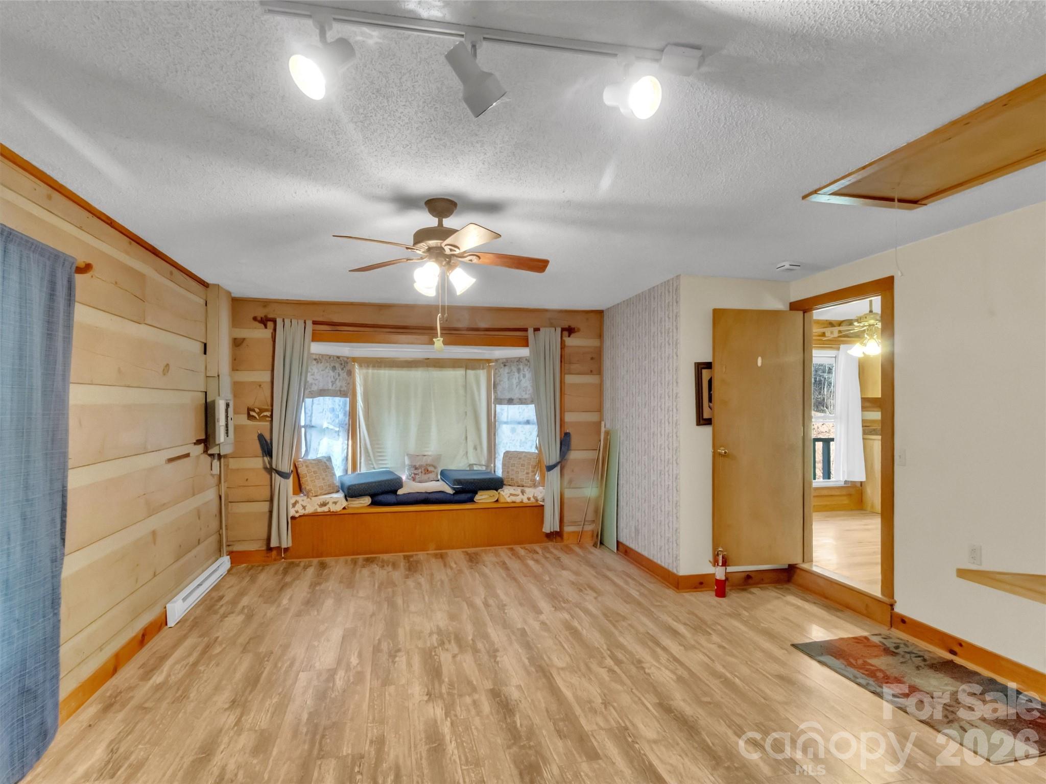 Hannah Springs - Residential