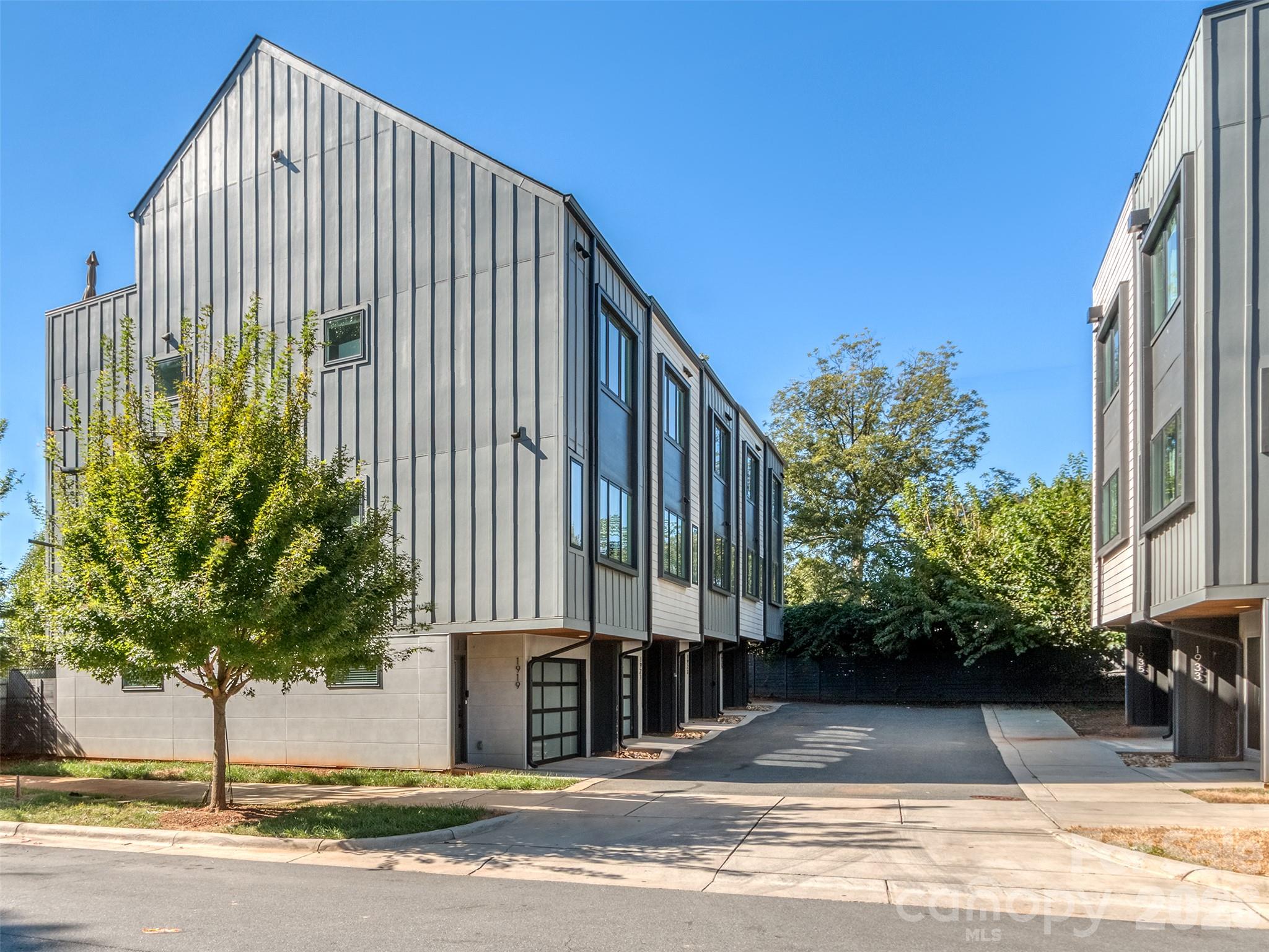 1919 W Trade Street