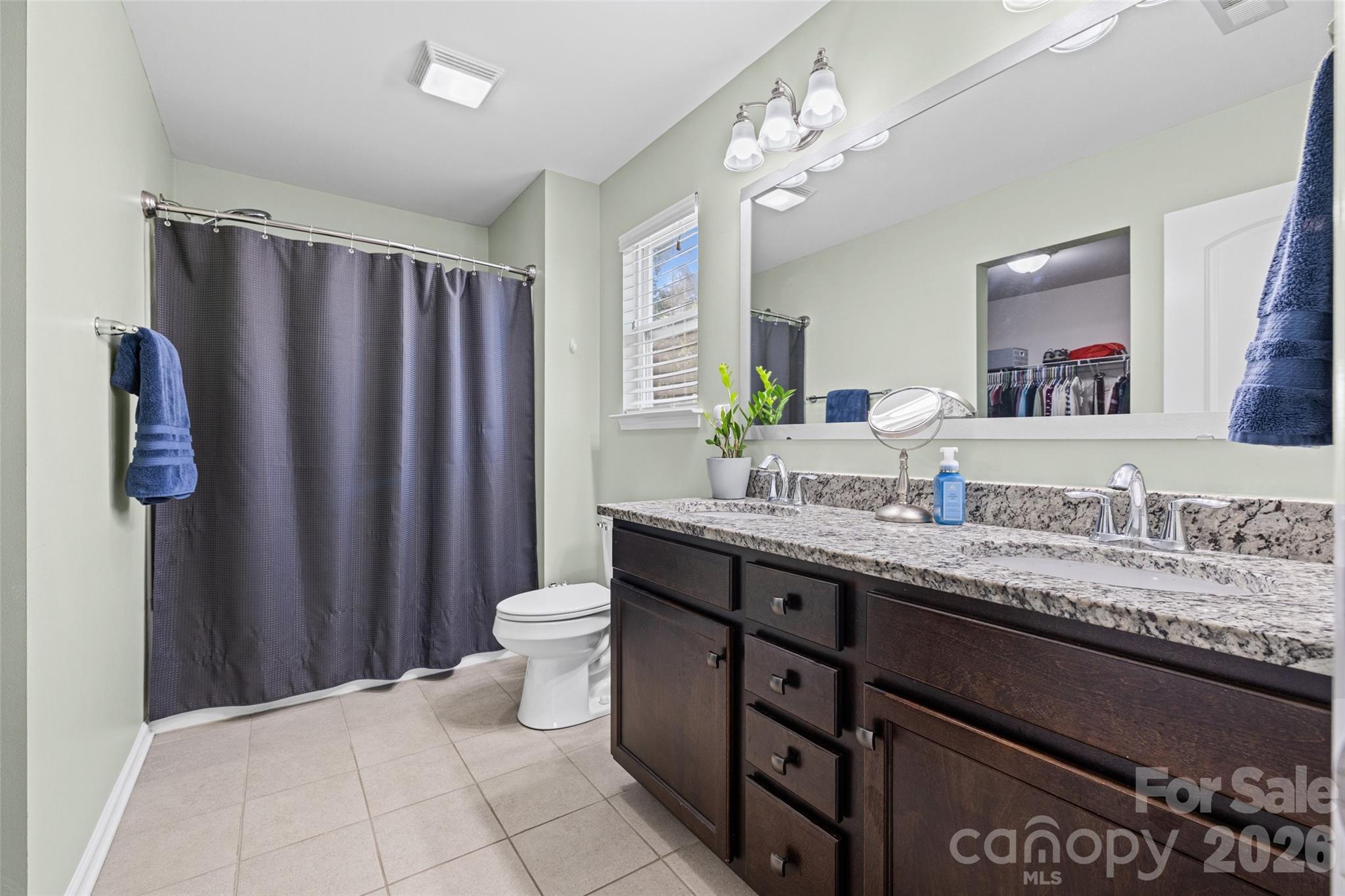 Newport Lakes - Residential