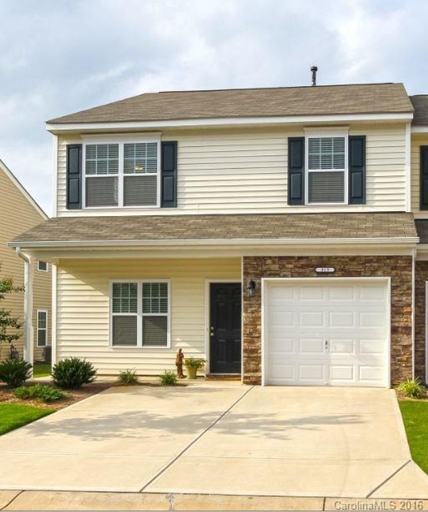 Beautifully maintained townhouse in Harpers Mill! One owner.  Open floor plan, SS appliances in kitchen with granite counters, kitchen/dining nook. Cozy gas fireplace in the great room, spacious master bedroom.  Three full baths!  Quaint patio setting for outdoor entertaining!