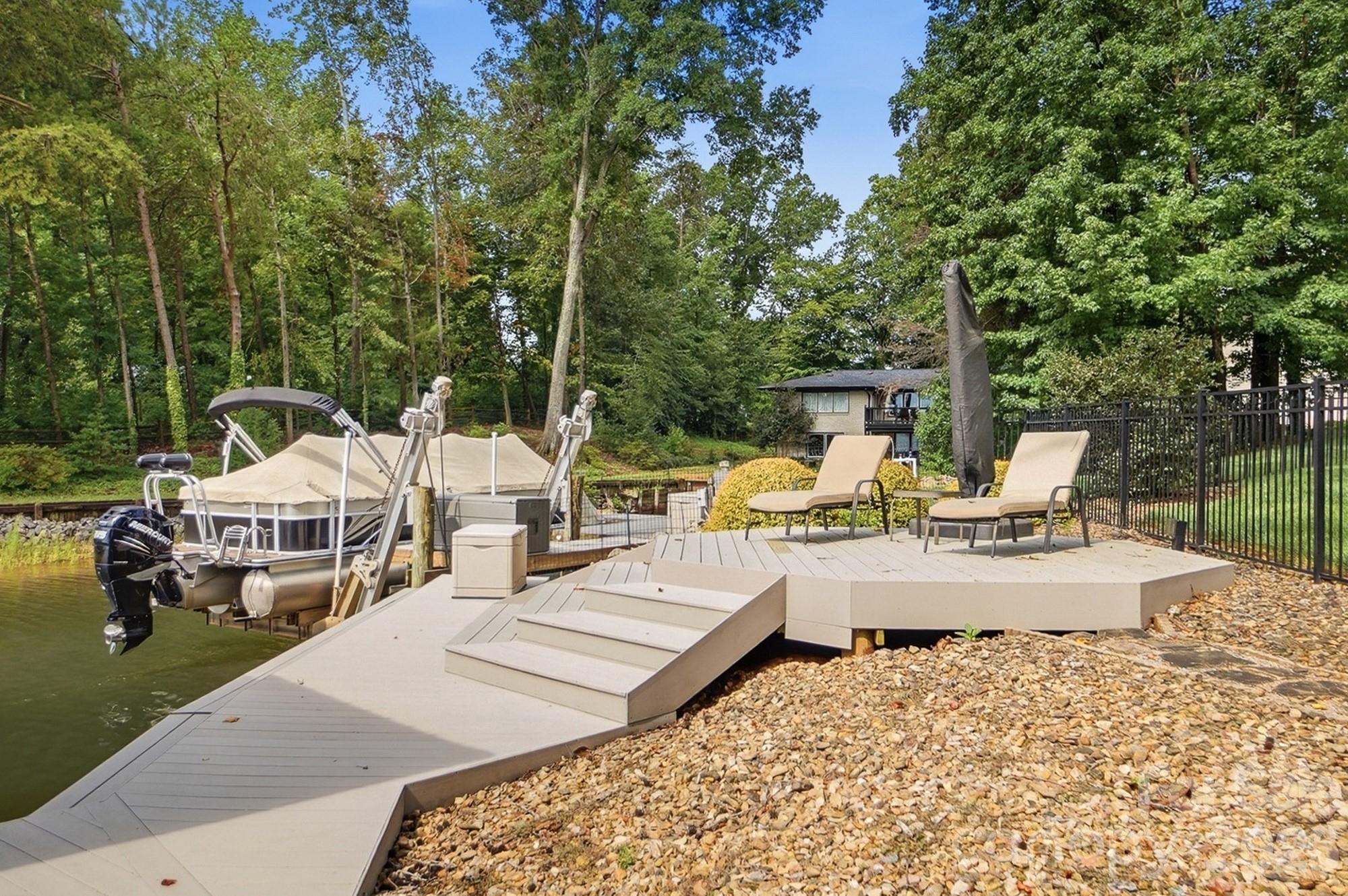 3210 Lake Shore Rd S, Denver, NC, 28037, USA, 4 Bedrooms Bedrooms, ,4 BathroomsBathrooms,Residential,Active,3210 Lake Shore Rd S,4404353