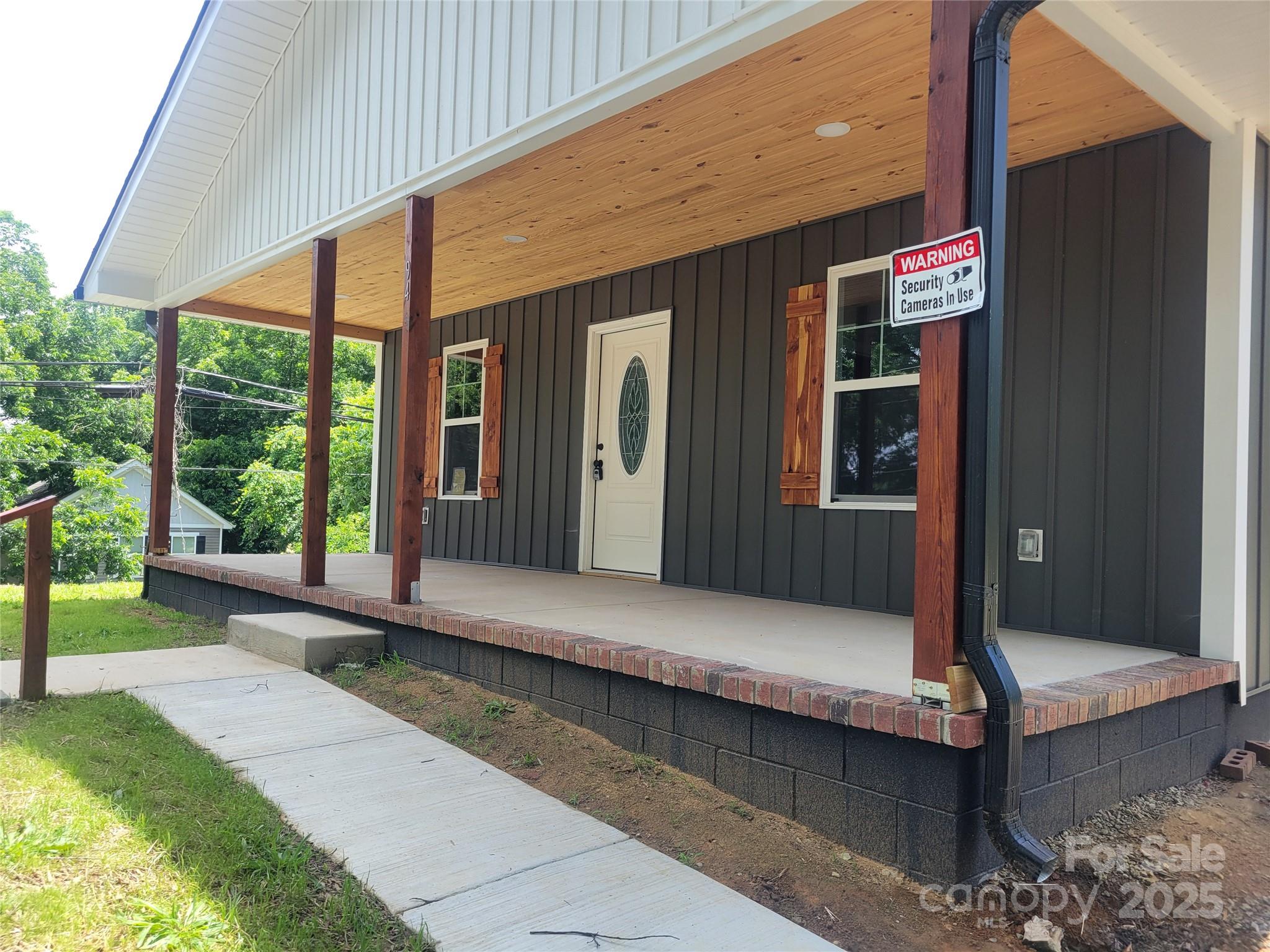 94 James Street SW