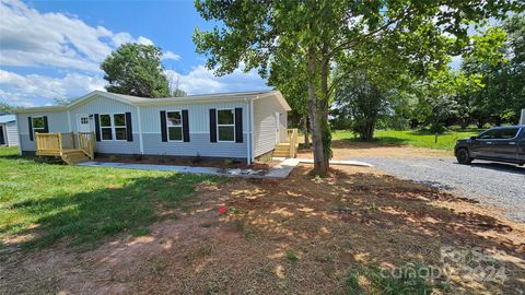 Single Family Residence in Connelly Springs NC 6636 Prysock Avenue.jpg