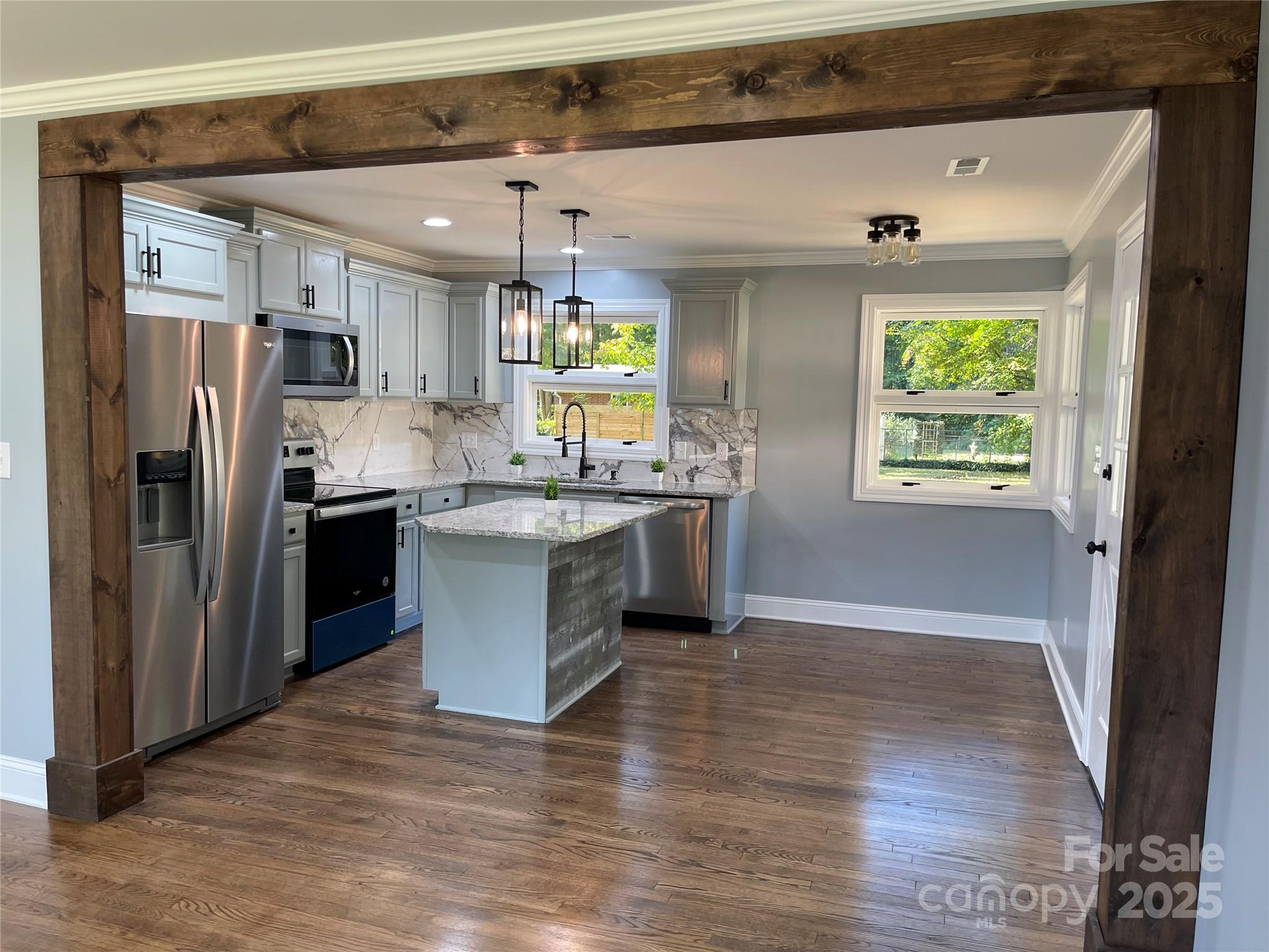 910 S Spencer Avenue