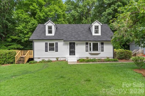 Photo of 711 King Arthur Drive, Gastonia, NC 28056 (MLS # 4392426)