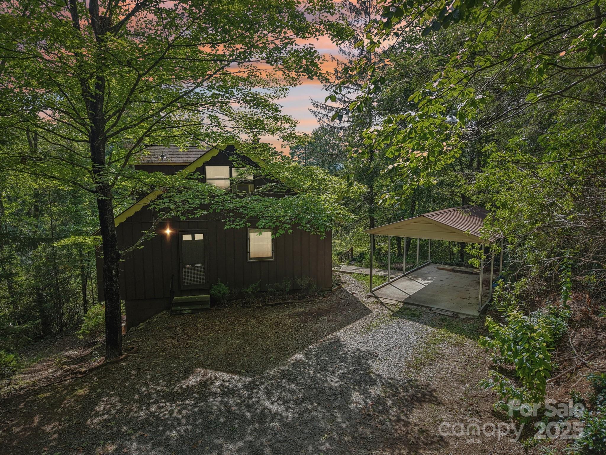 32 Old Little Mountain Road
