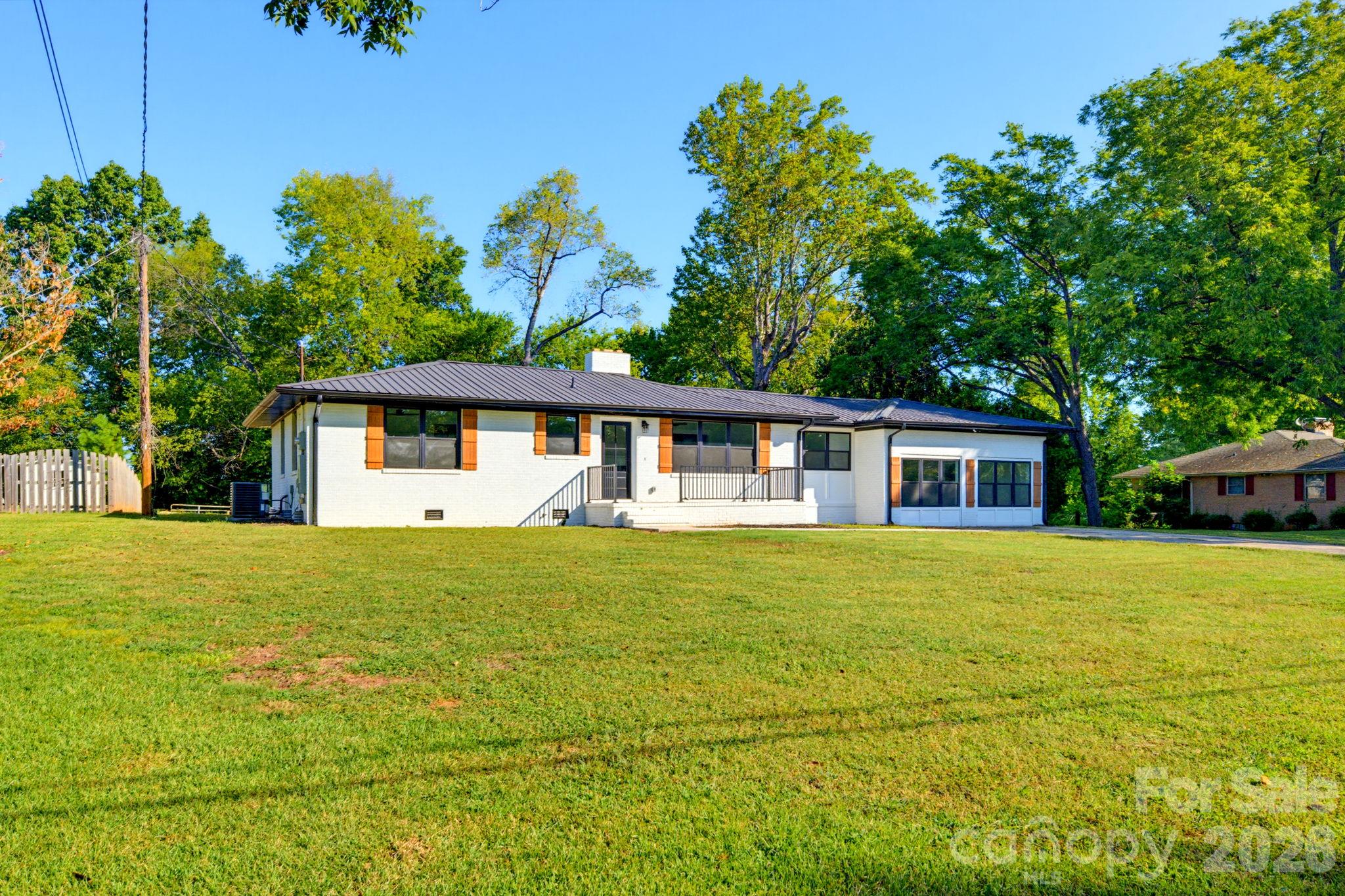 1325 Armstrong Road