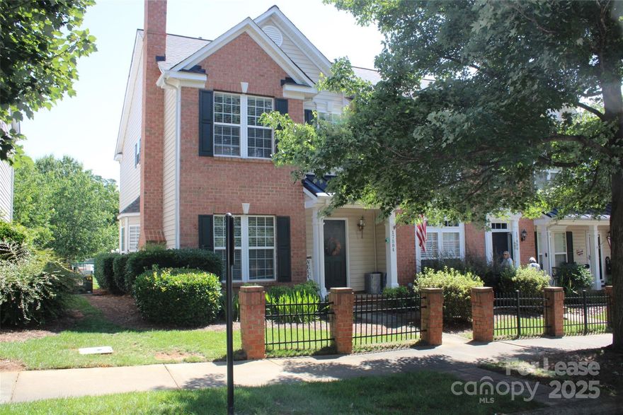 This awesome end unit in desirable Oakhurst is move in ready. Hardwoods on main. Eating area and dining room. Living room with gas fireplace. 3 bedrooms upstairs.  Backyard overlooks park and playground. Privacy fence.  Great location to 131 Main, shopping, I-77, and Greenway. Requirements - Income 3x's the amount of the rent and credit score 630 or better