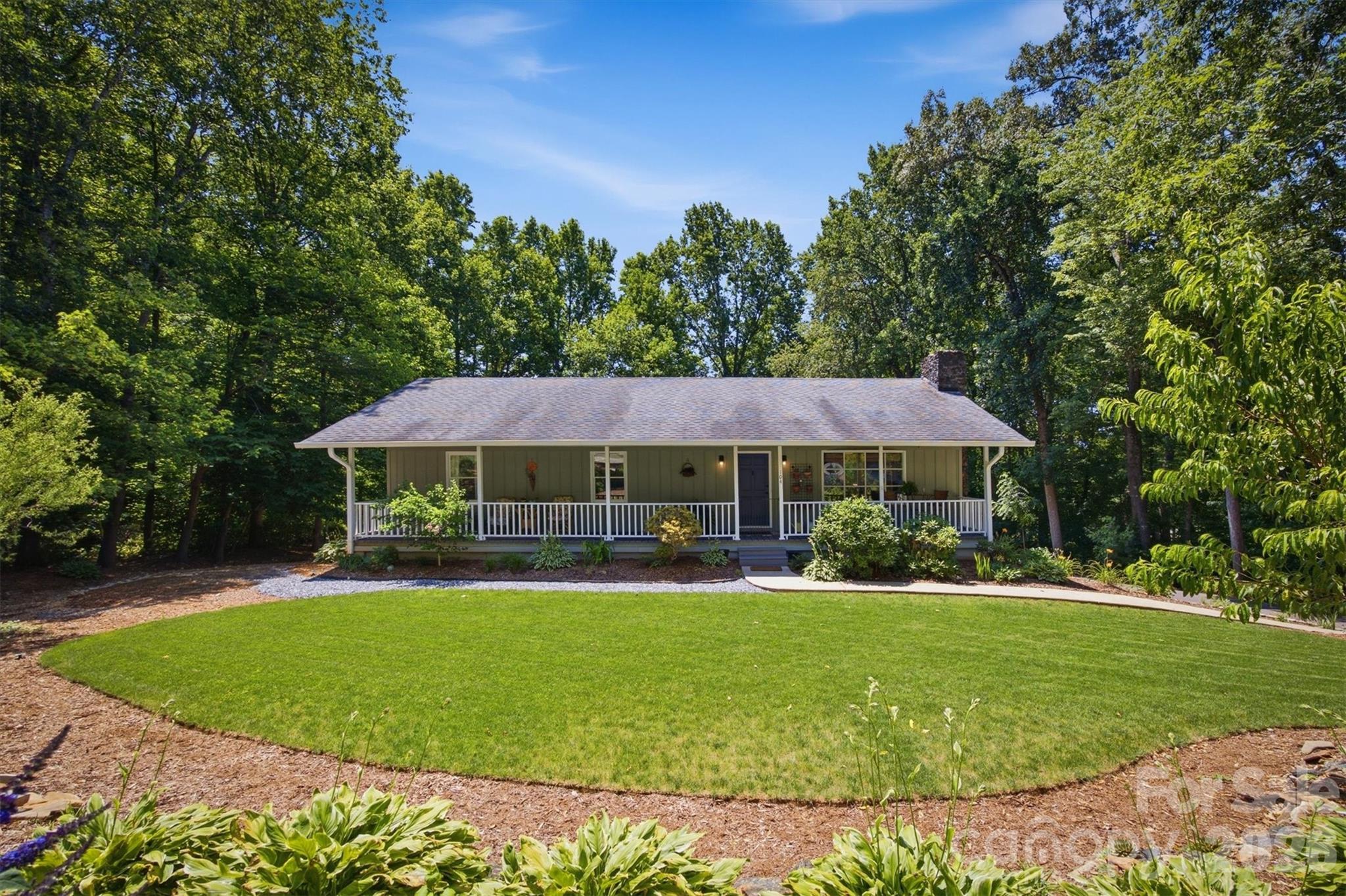 104 Oakwood Drive