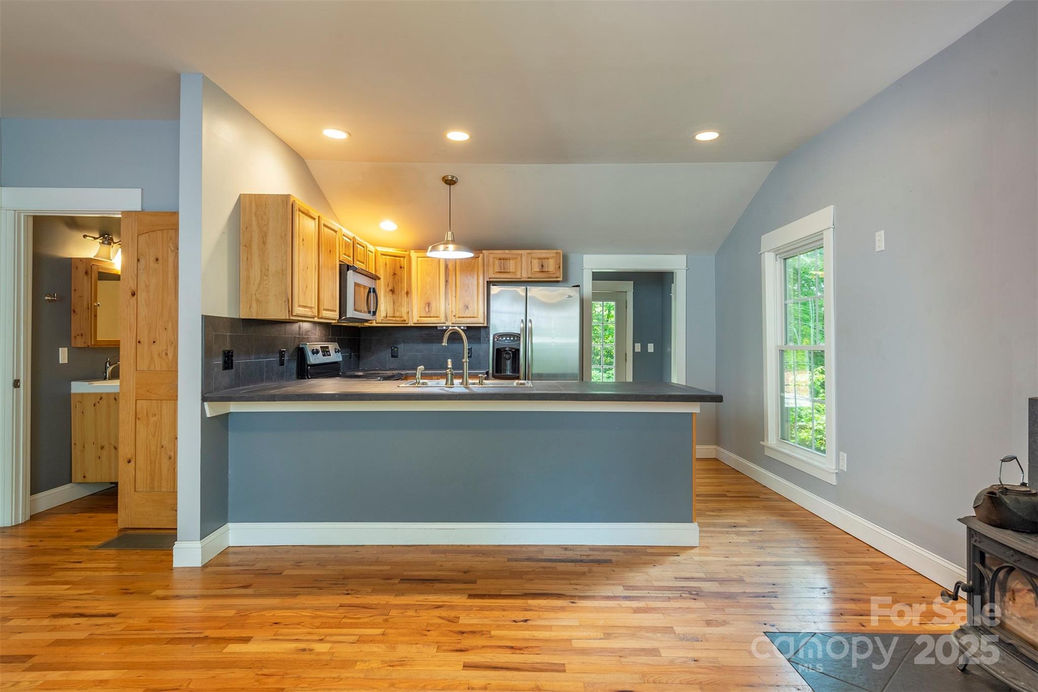 379 Rainbow Terrace