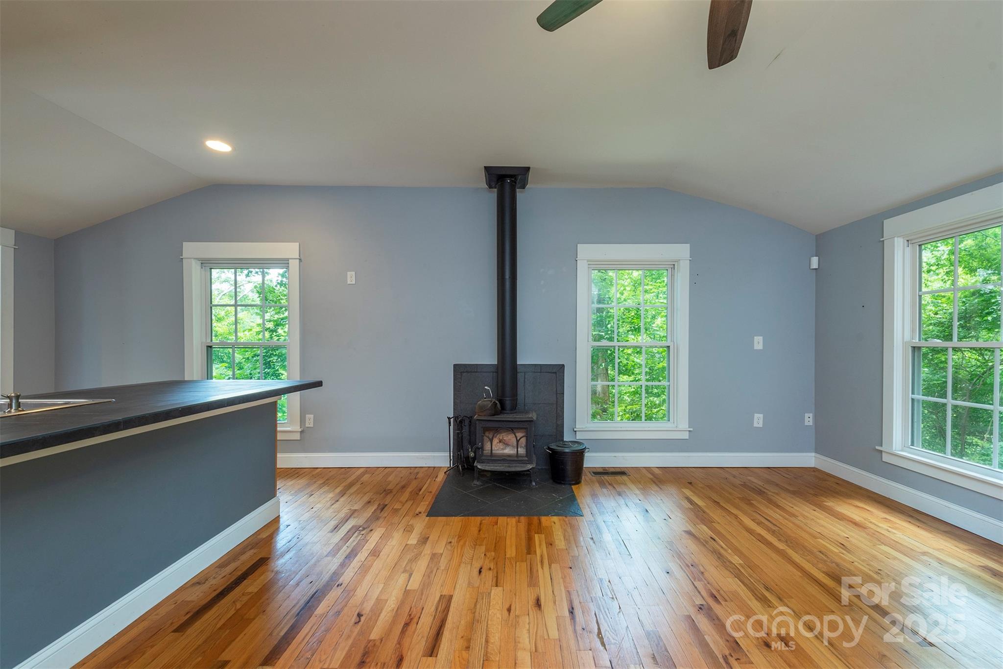 379 Rainbow Terrace