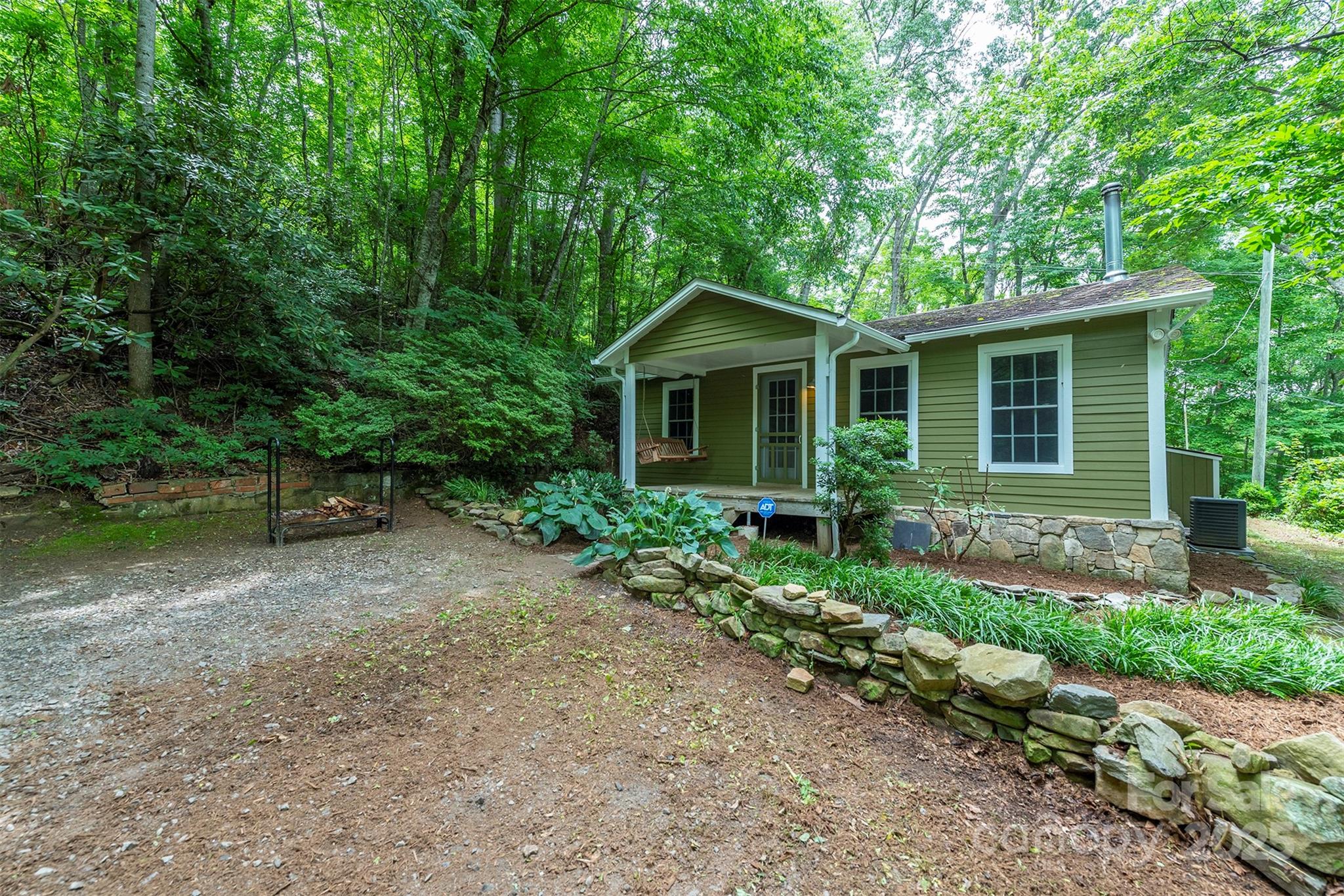 379 Rainbow Terrace