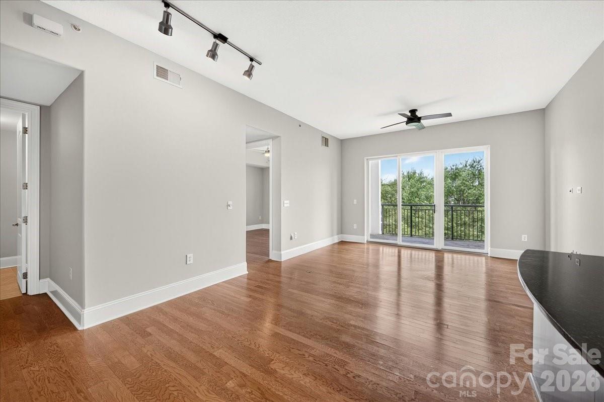 4625 Piedmont Row Drive 515-E