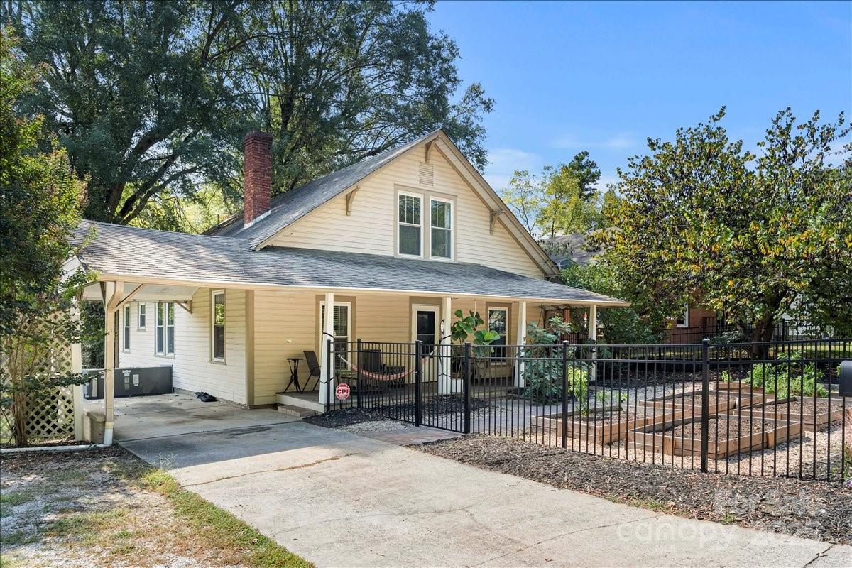 208 Corban Avenue SE