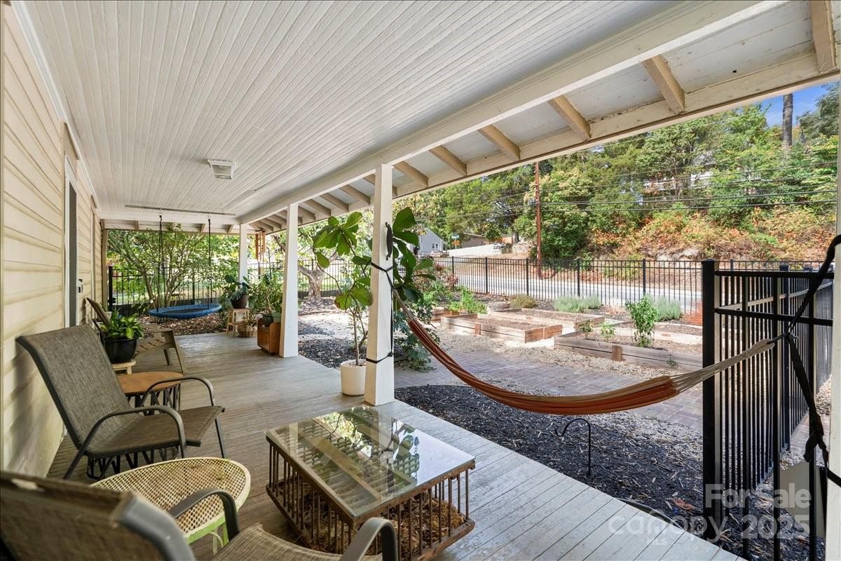 208 Corban Avenue SE