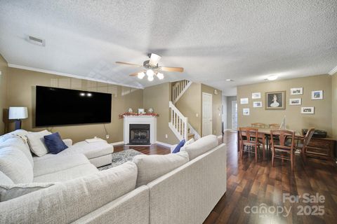 10919 Holly Ridge Boulevard Charlotte NC 28216
