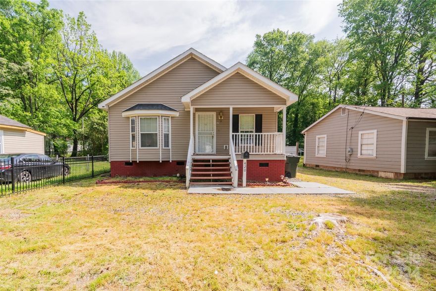 **Attention CASH buyers, INVESTORS, DIYers** Large single-story house with big yard in decent condition. Needs work, but structure is sound. Should be easily be converted to 3bed/2bath. Cash offers only. Property sold AS-IS.