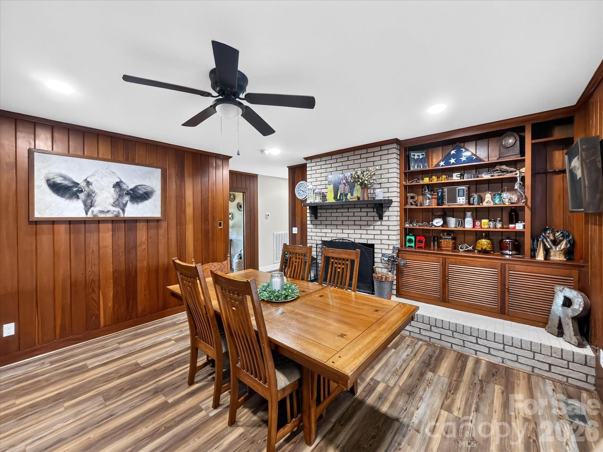 159 W Mountain Street