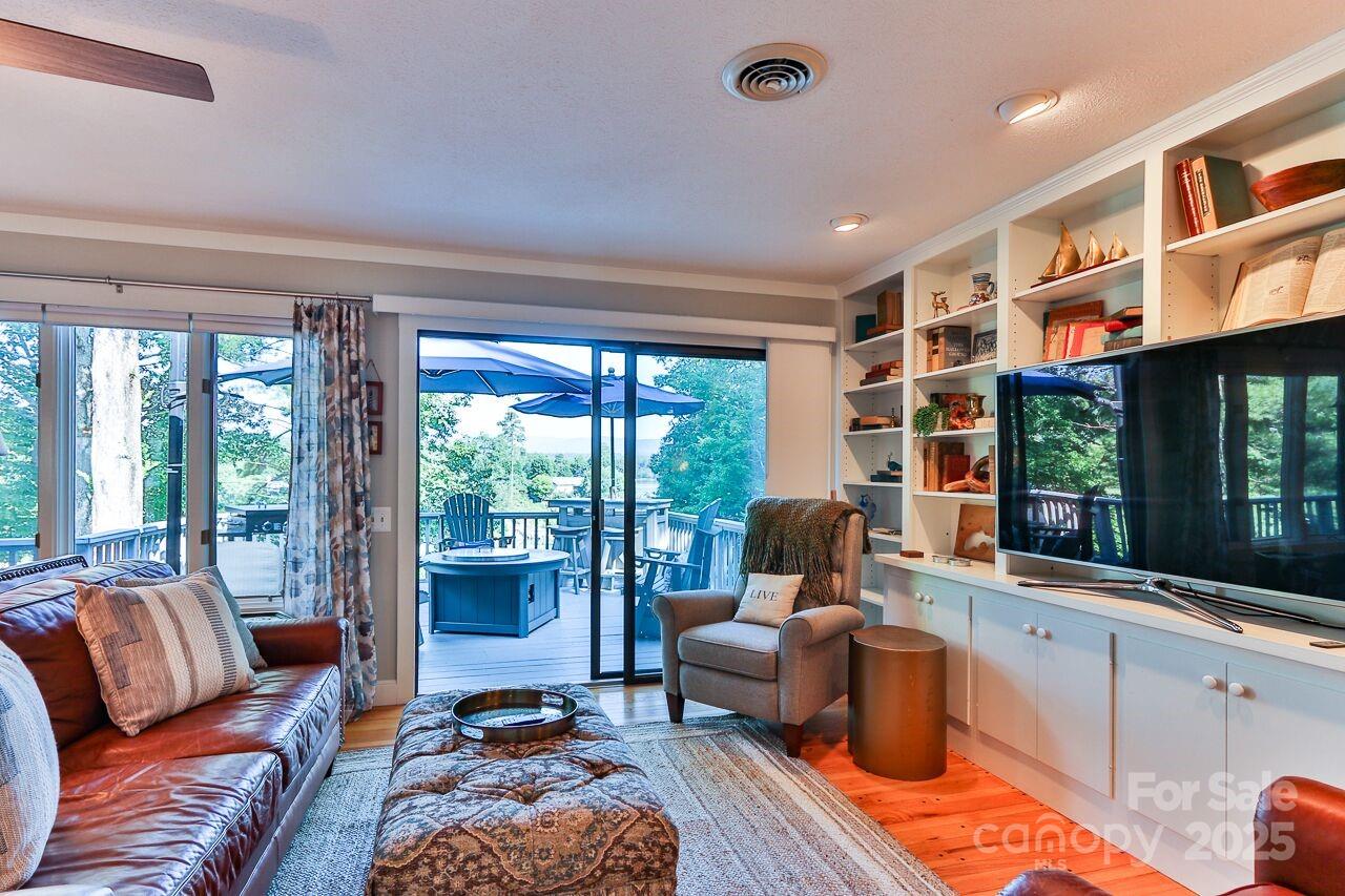 Holiday Shores - Residential