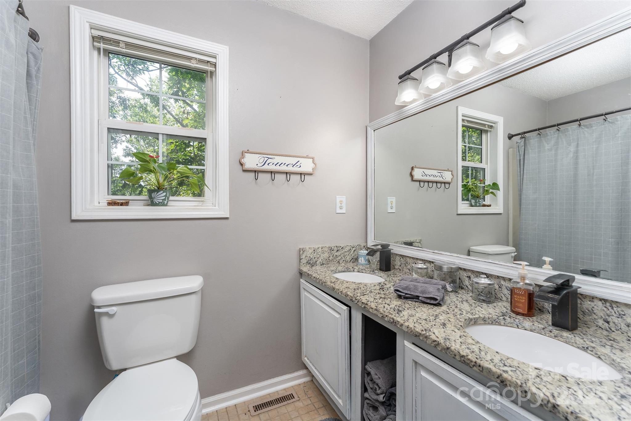 Hunters Trace - Residential