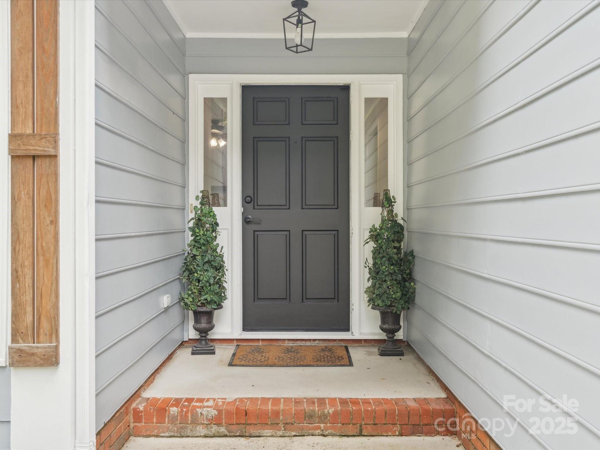 1109 Manchester Lane