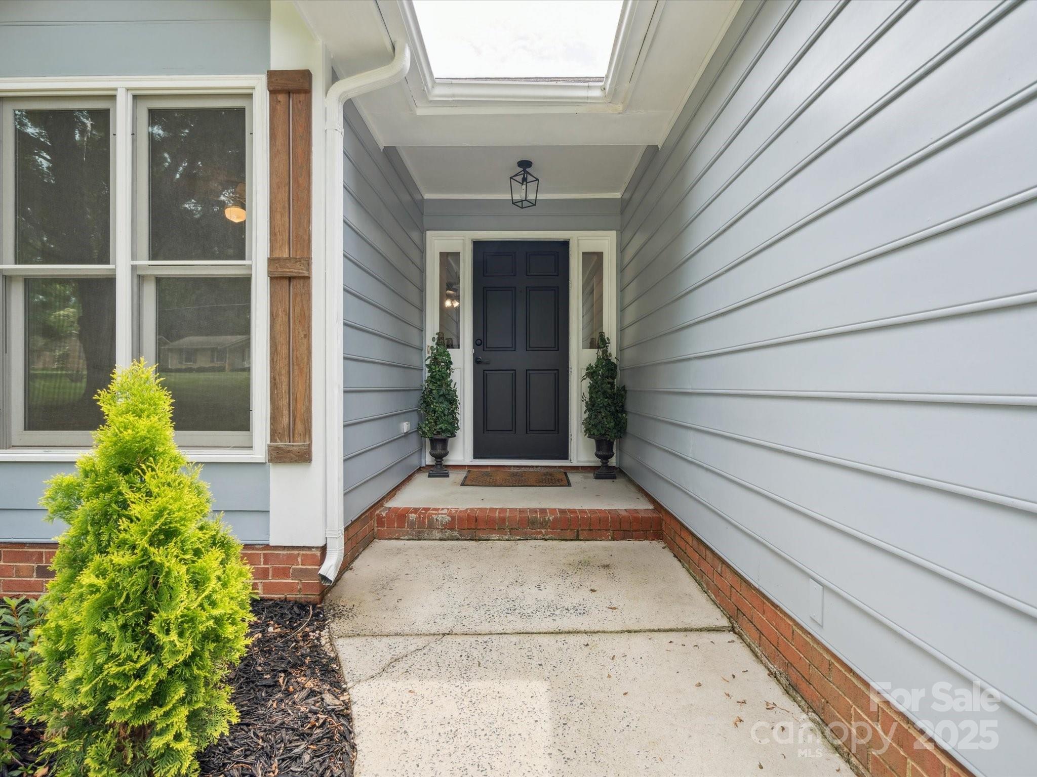 1109 Manchester Lane